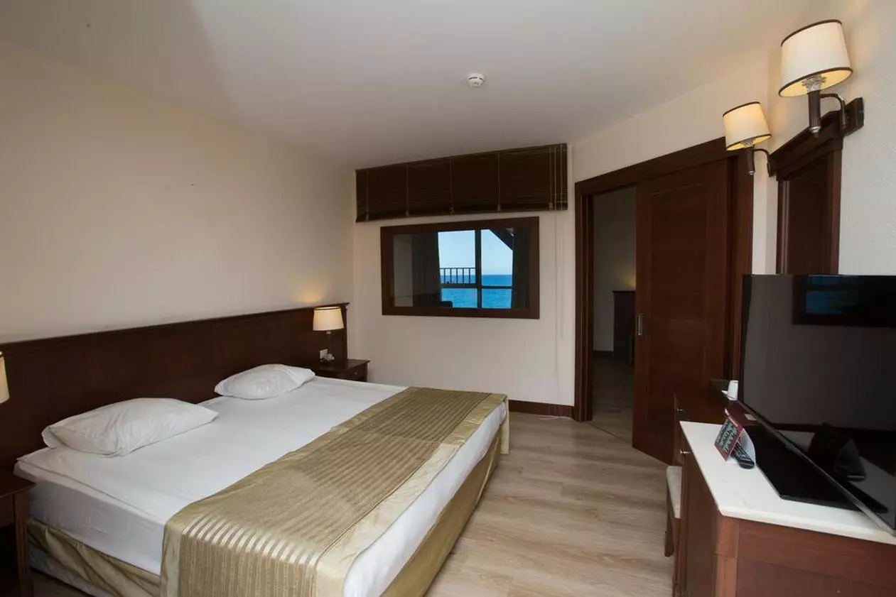 FAMERESIDENCE_SHABAVIZ (26).jpg